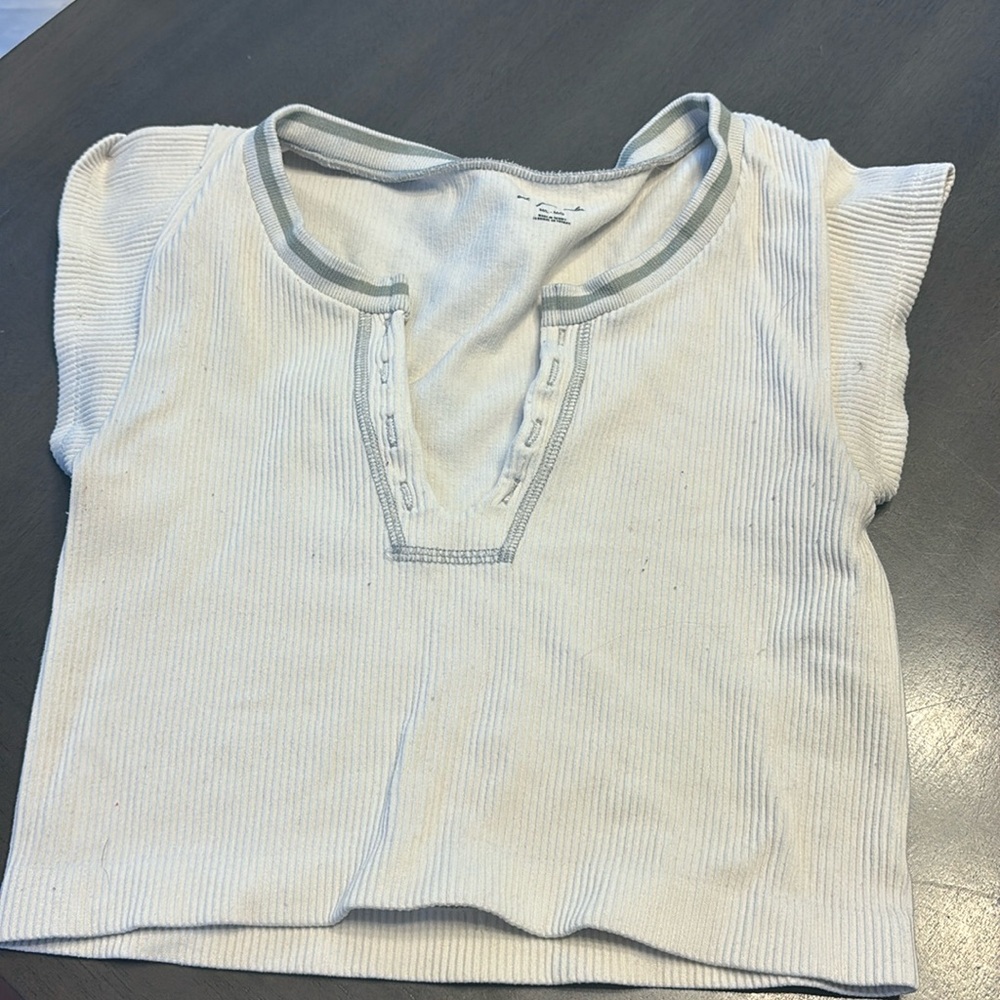 urban outfitters viral top worn a few times with some dryer fuzz no stains